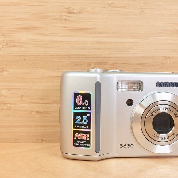 Samsung S630 Digital Camera / 6MP / 3× Zoom / Silver / Tested - Picture 3 of 7